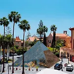 Bahia Del Duque מלון 5*
