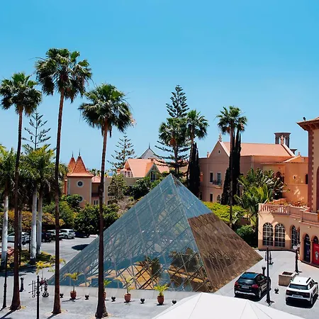 Bahia Del Duque فندق 5*