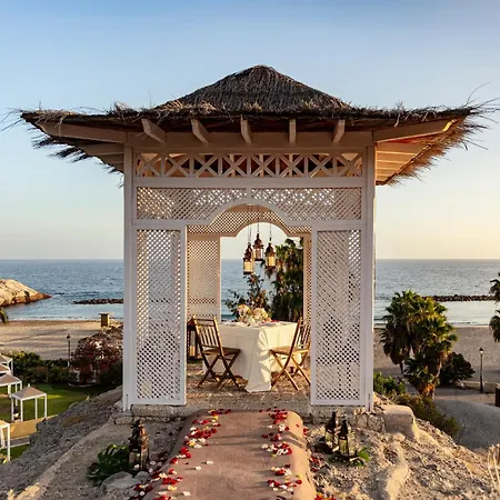 Bahia Del Duque فندق أذيخي