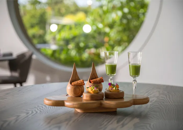 Отель Bahia Del Duque