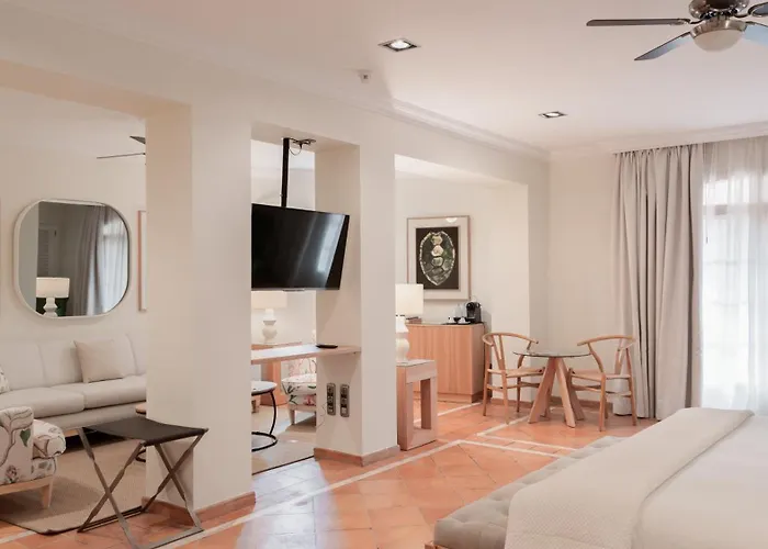 公爵湾酒店 酒店